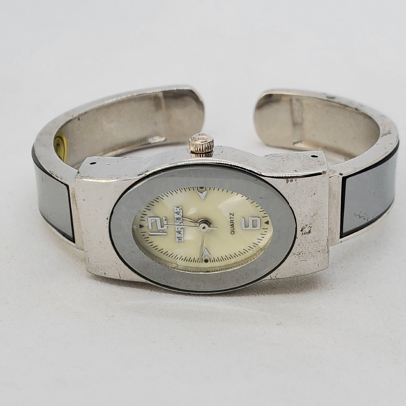 Women's Bangle Cuff Watch 22mm Gray Dial Case Gray Bracelet 5.5" New Battery